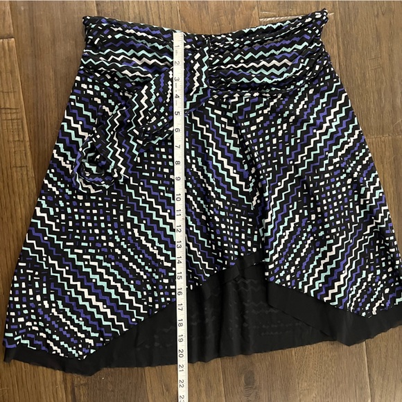 Profile Skirt - Picture 7 of 7